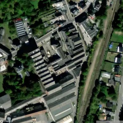 Verlaten Fabriek + Woning